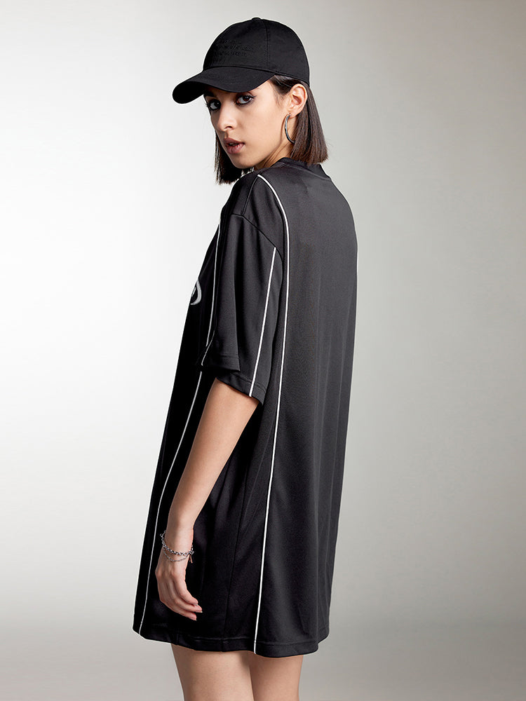 sportliches kleid mit rundhalsausschnitt