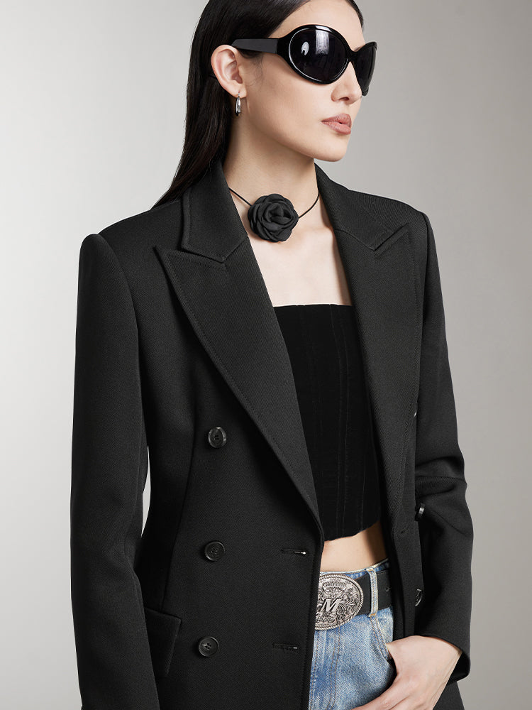 langer trenchcoat mit spitzem revers