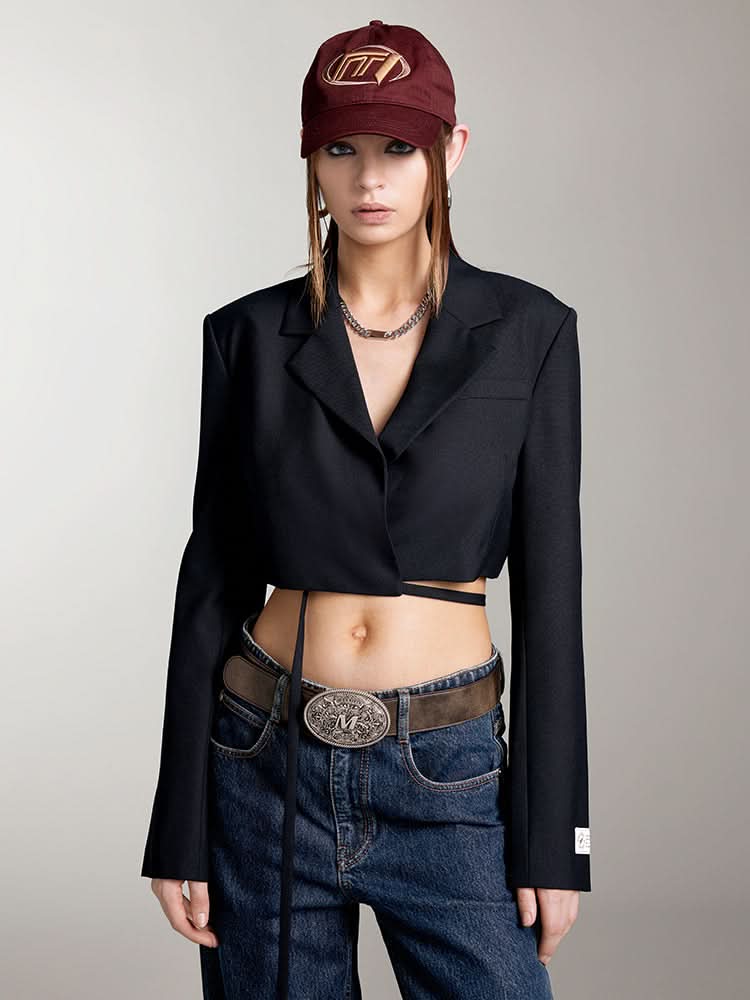 kurze wolljacke mit schnürung