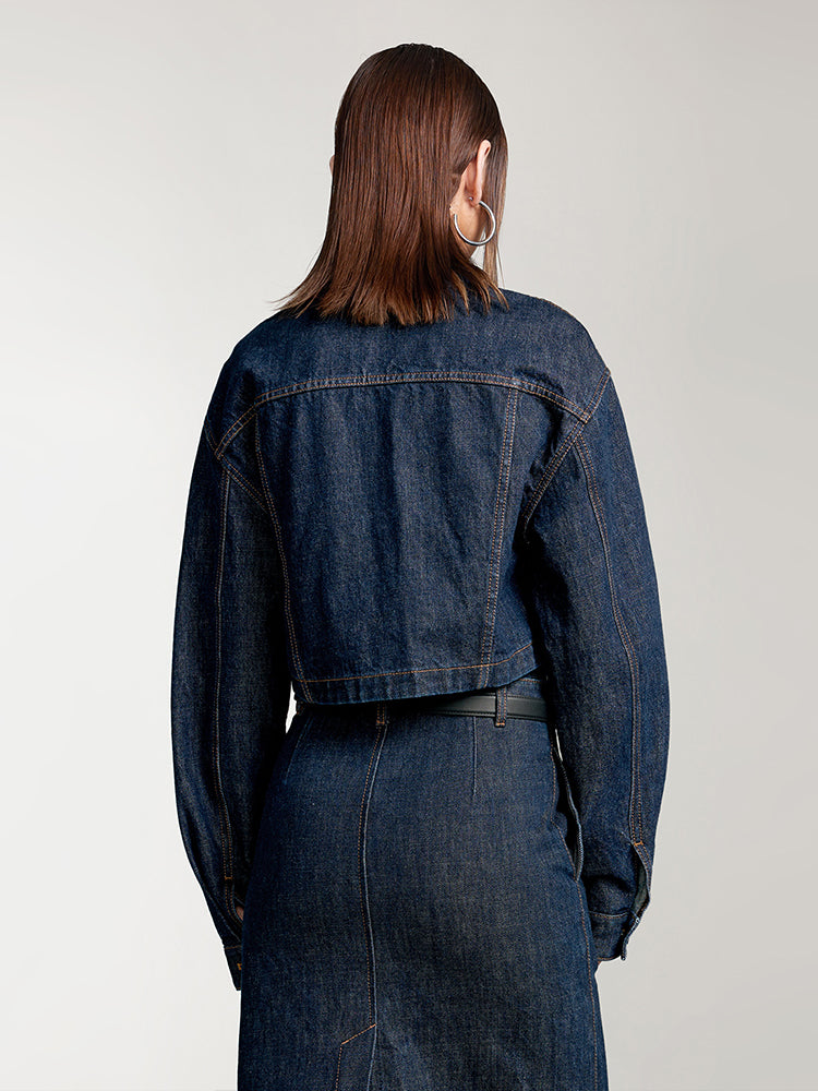 jeansjacke im cargo-stil mit taschen