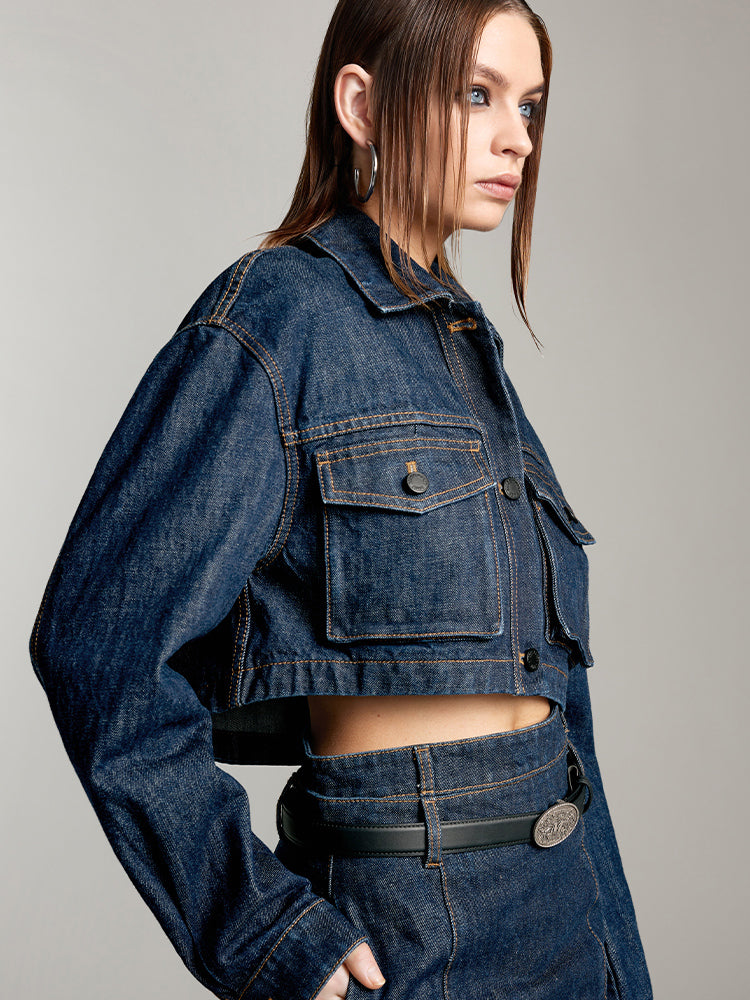 jeansjacke im cargo-stil mit taschen