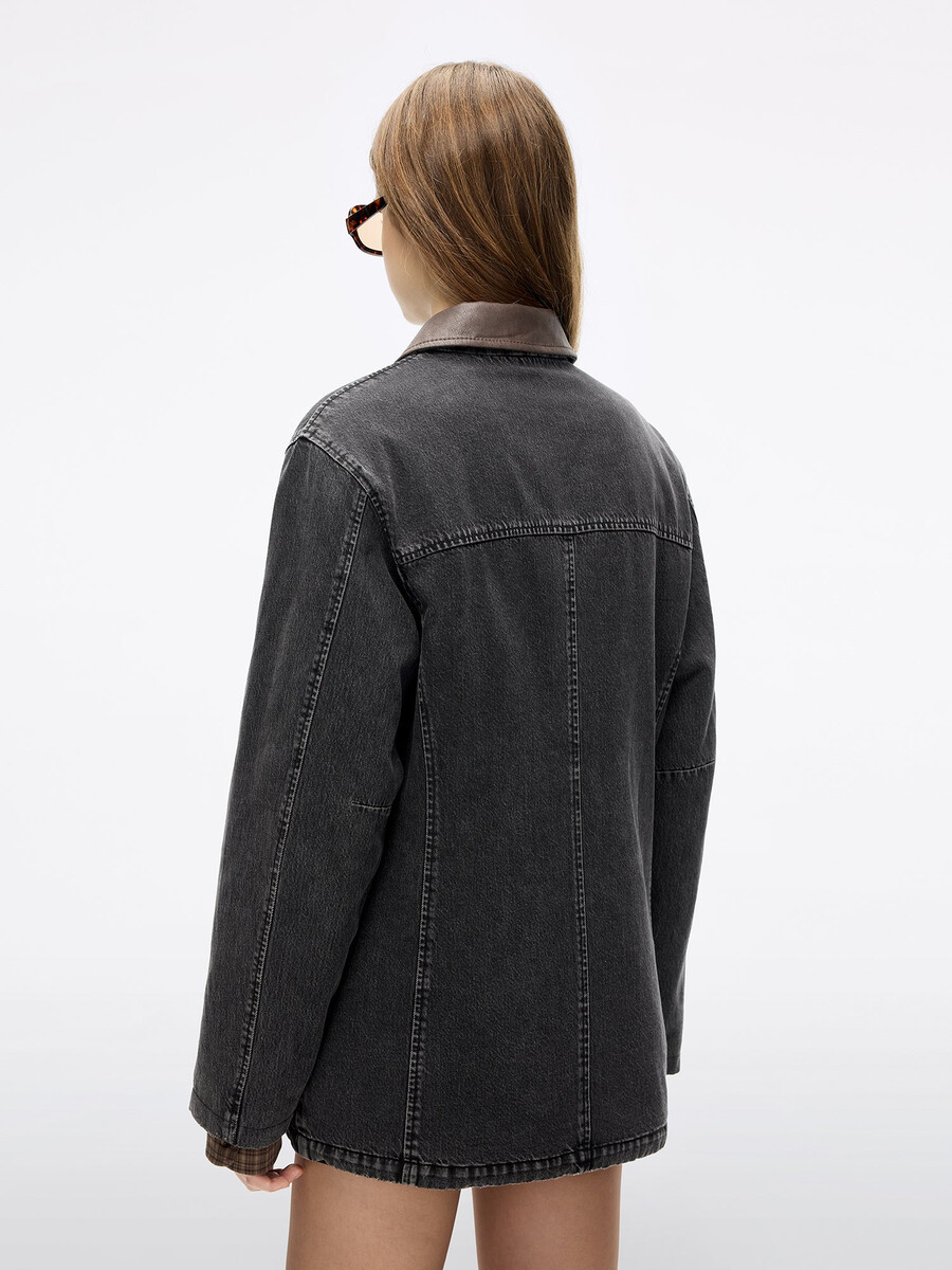 gesteppte jeansjacke mit lederbesatz