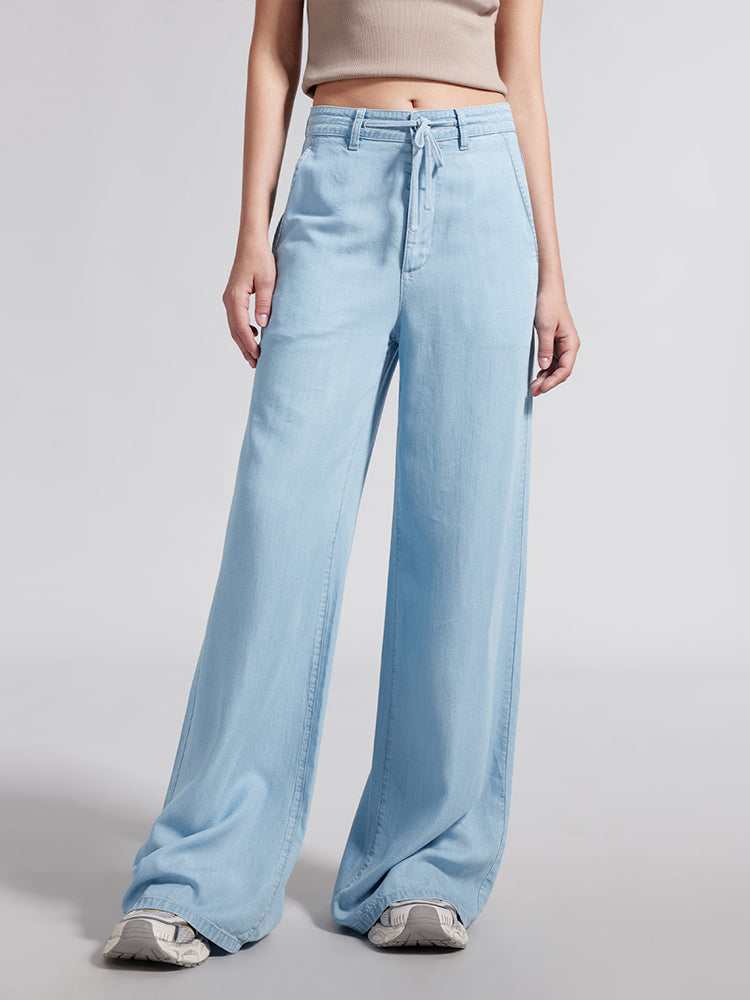 jeans aus tencel mit elastischem bund und fließendem schnitt