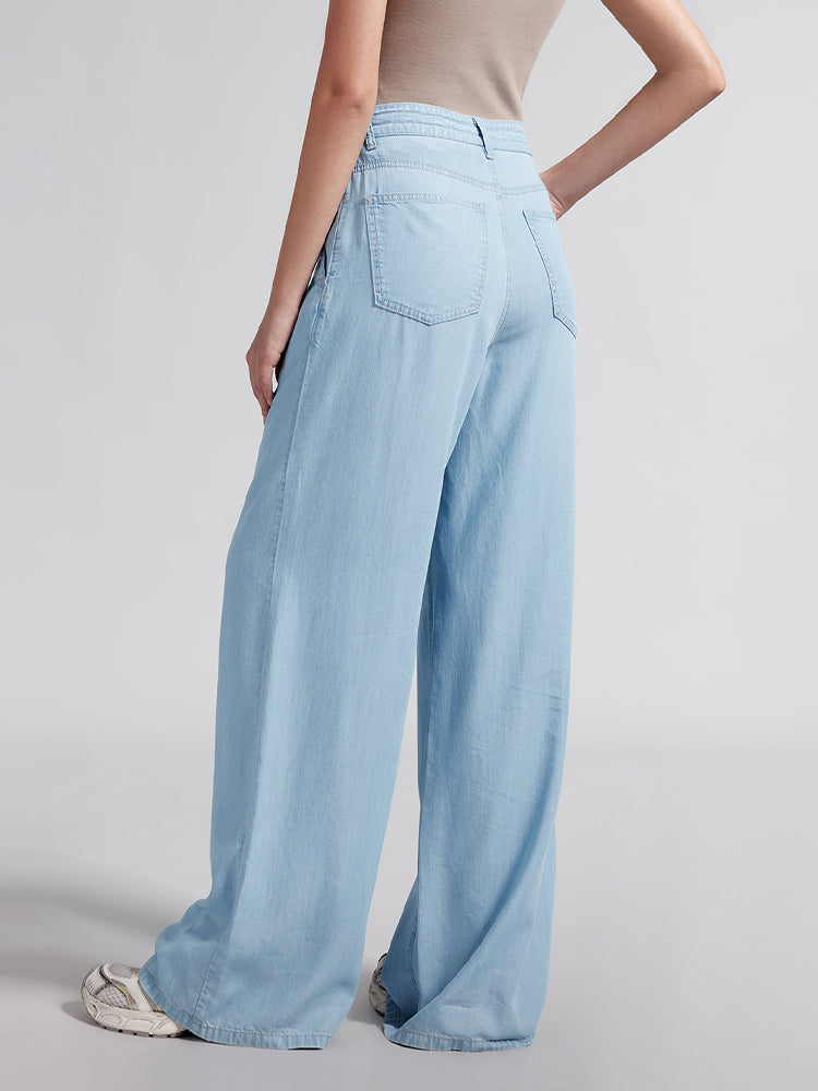 jeans aus tencel mit elastischem bund und fließendem schnitt