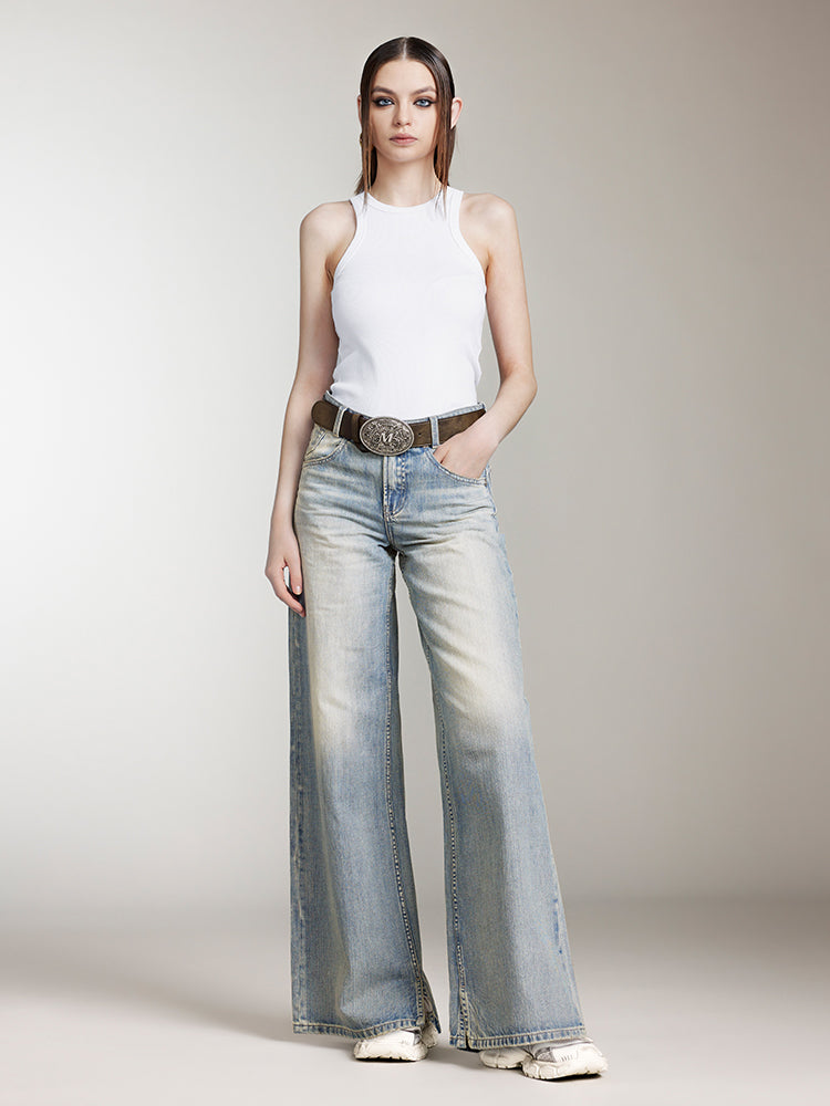 hellblaue zerrissene jeans mit weitem bein