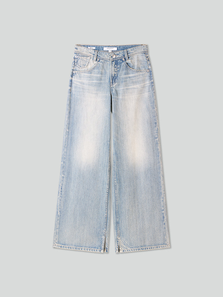 hellblaue zerrissene jeans mit weitem bein