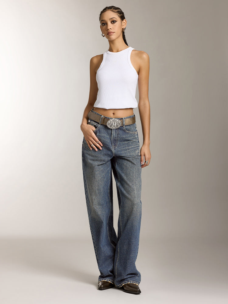 blaue jeans mit weitem bein