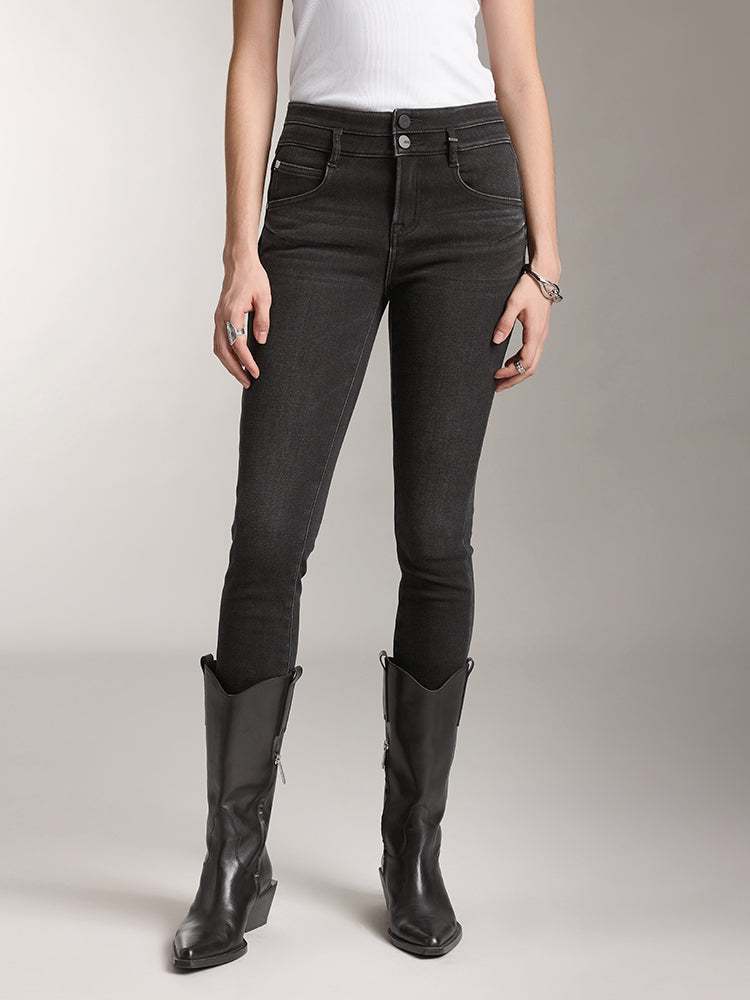 jeans mit doppelknopfleiste in schwarz und grau