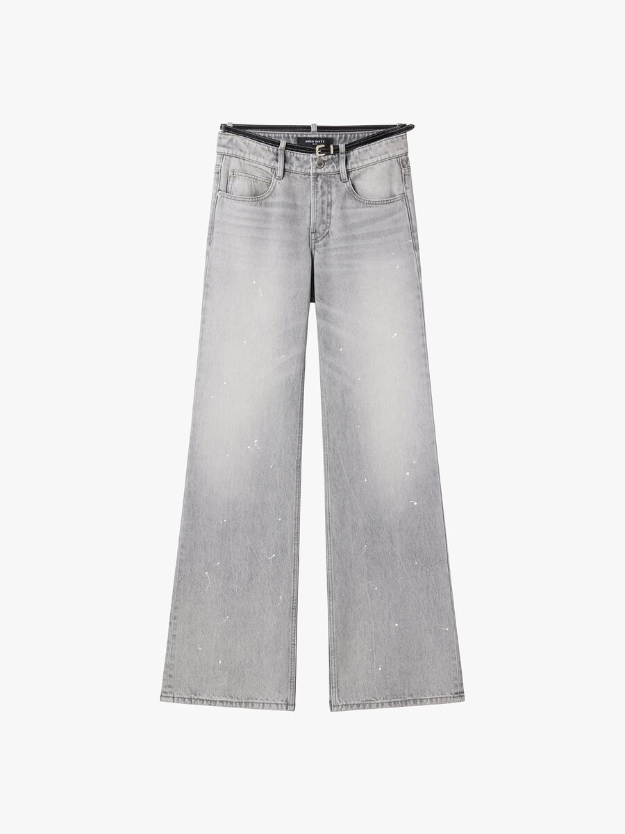 jeans mit geradem bein und gürtel