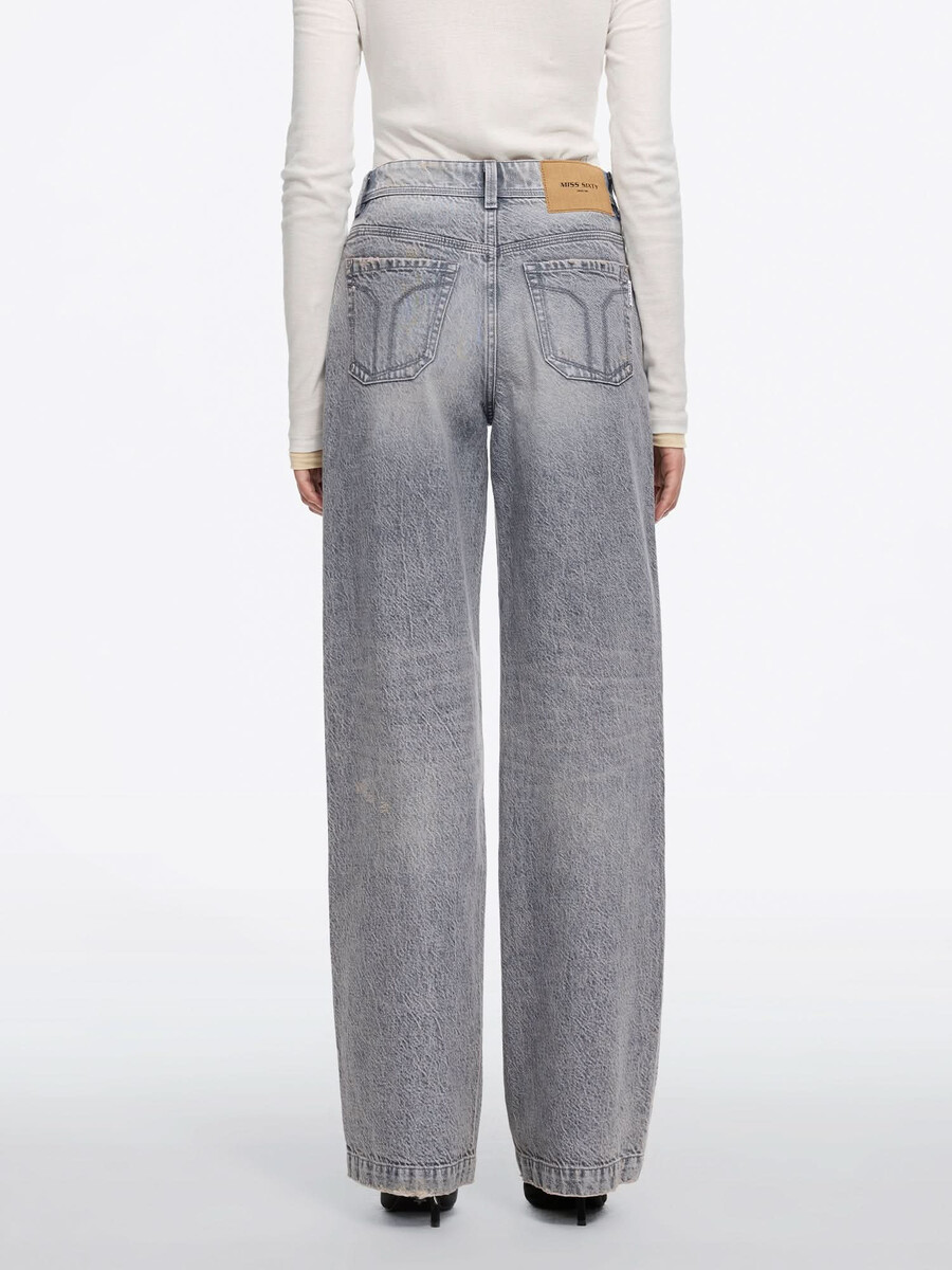 hellgraue jeans mit geradem bein