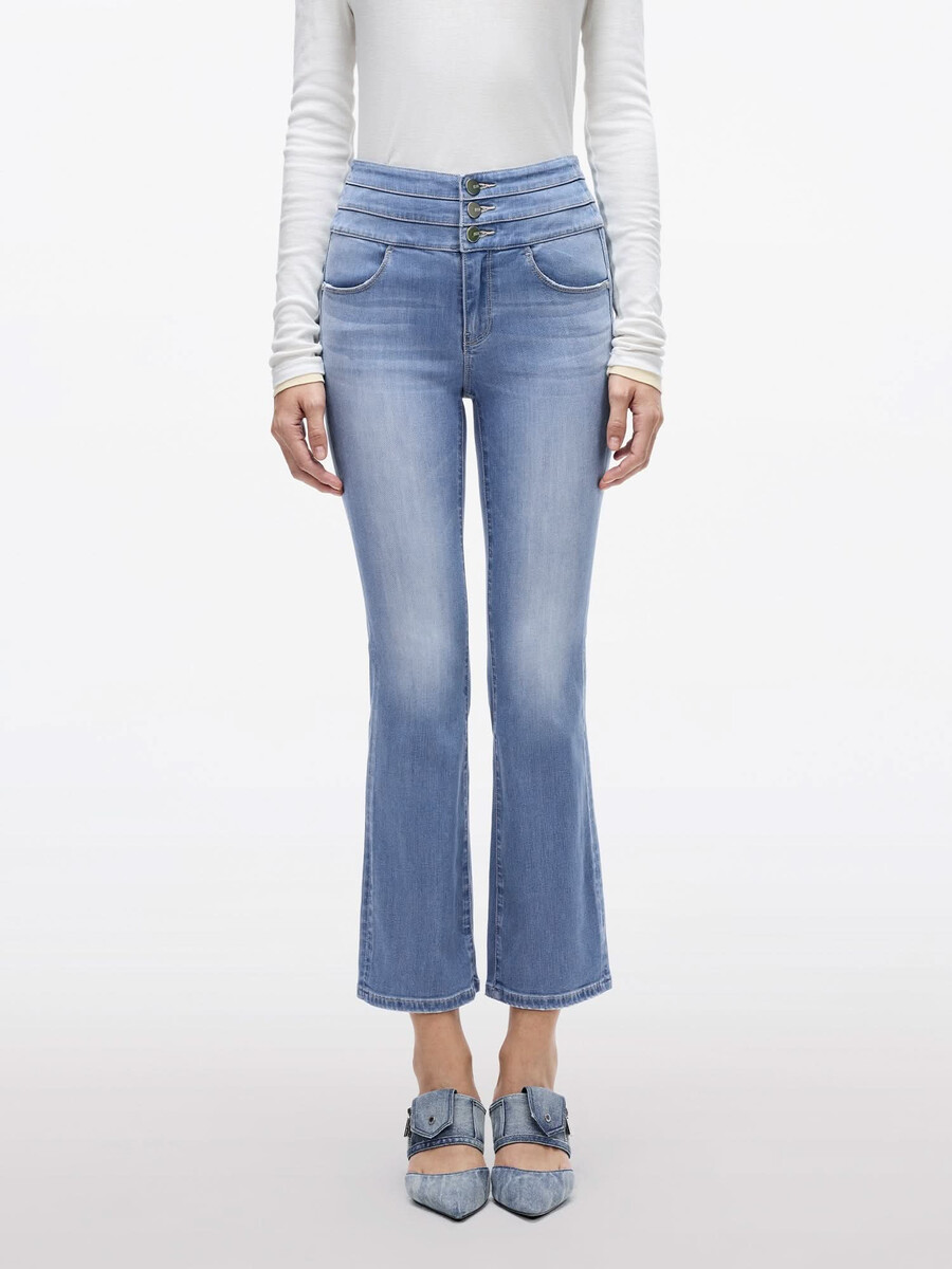 hochgeschnittene schlagjeans – blauer angriff