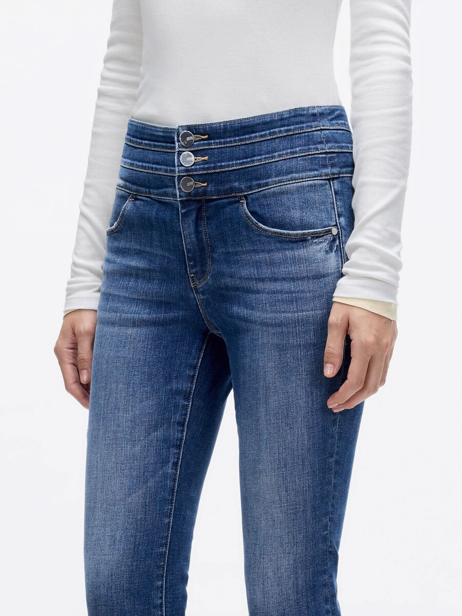 schlagjeans – blauer angriff