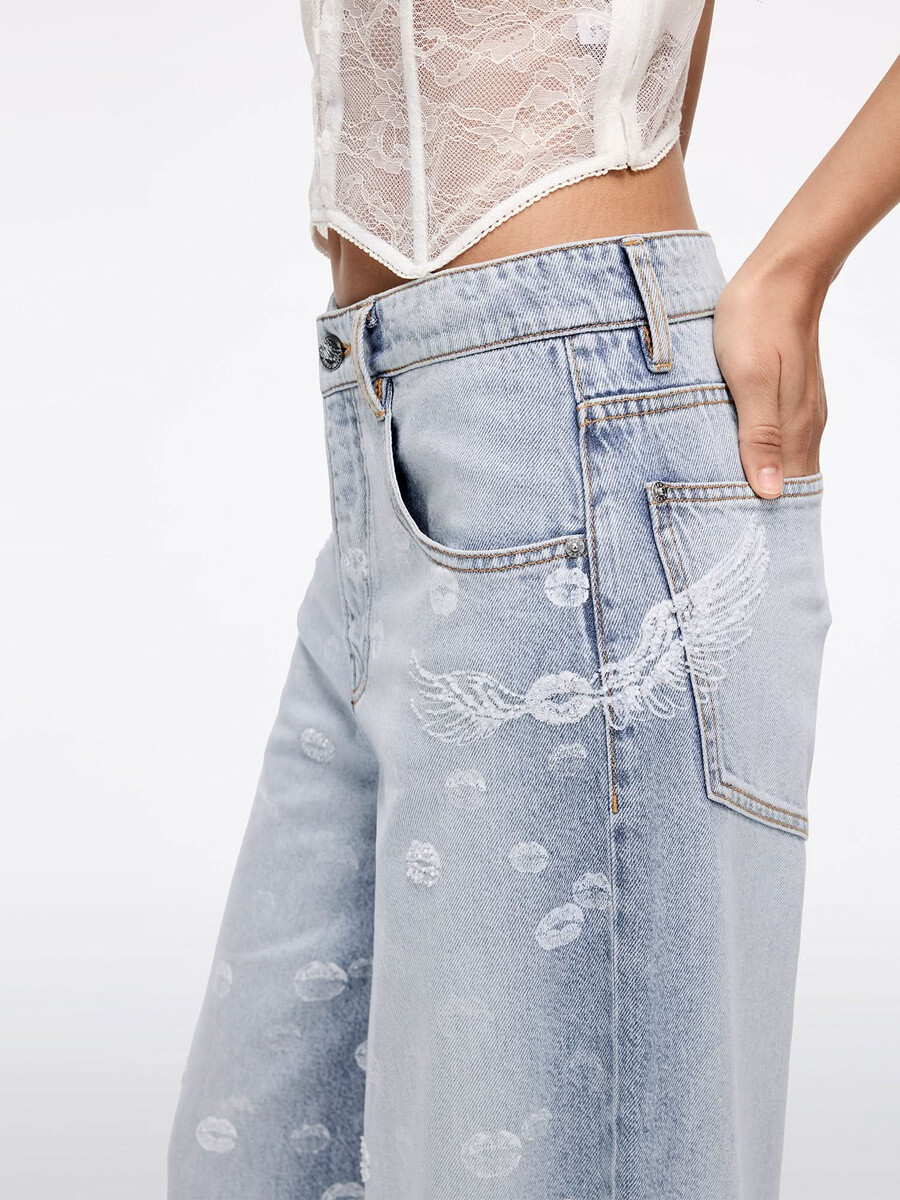jeans mit perlenbesatz und weitem bein