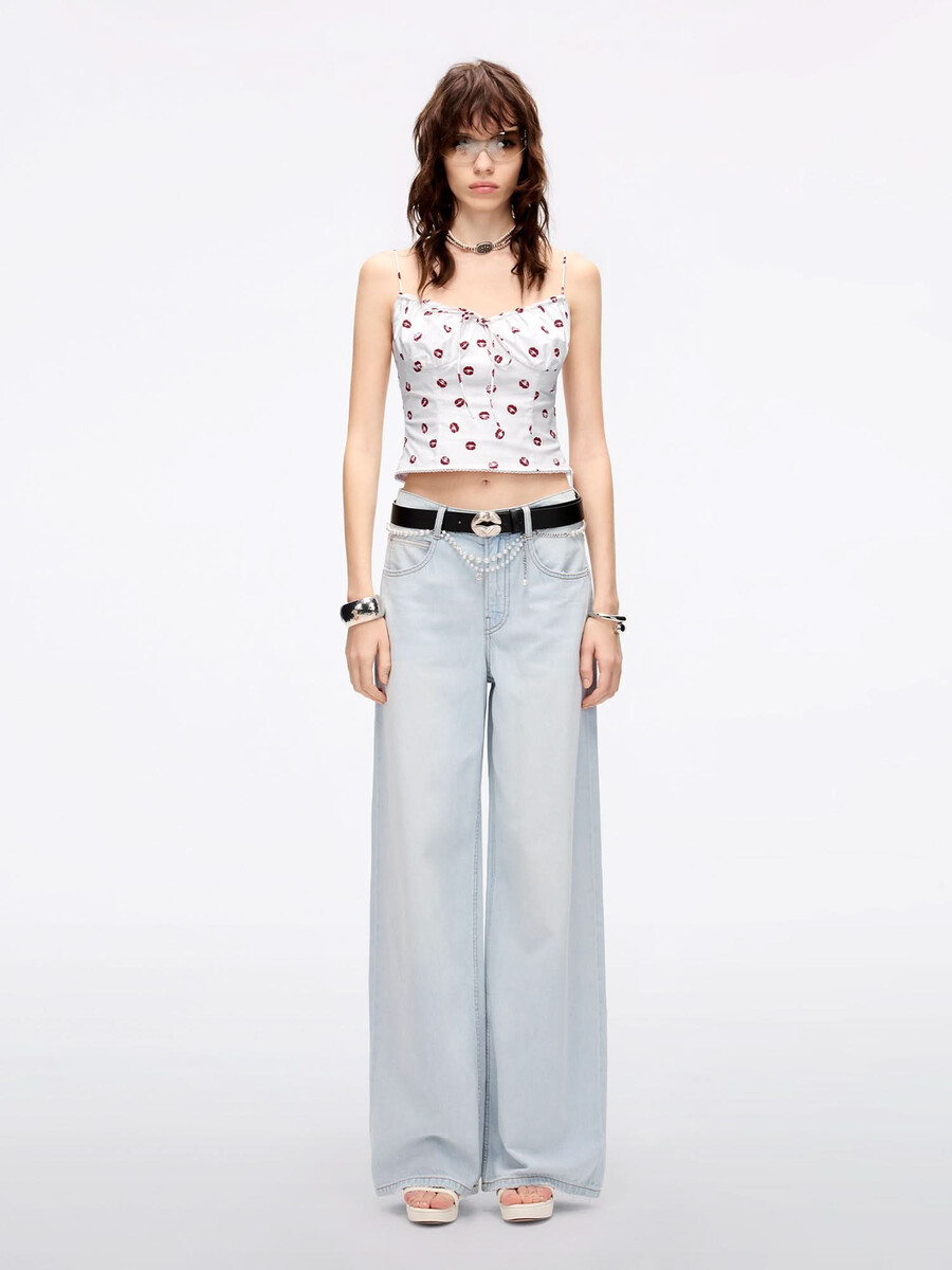 weite jeans mit taillenkette