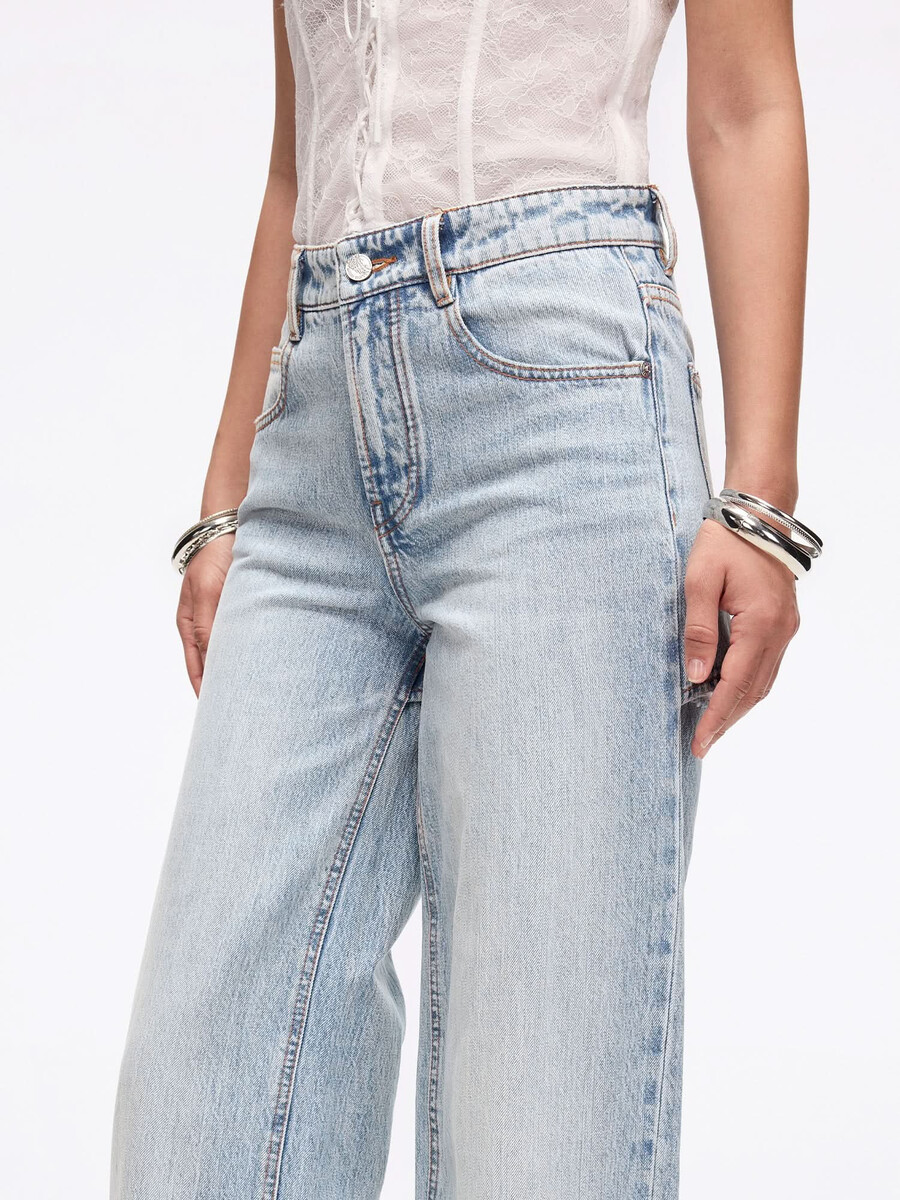 zerrissene jeans mit geradem bein