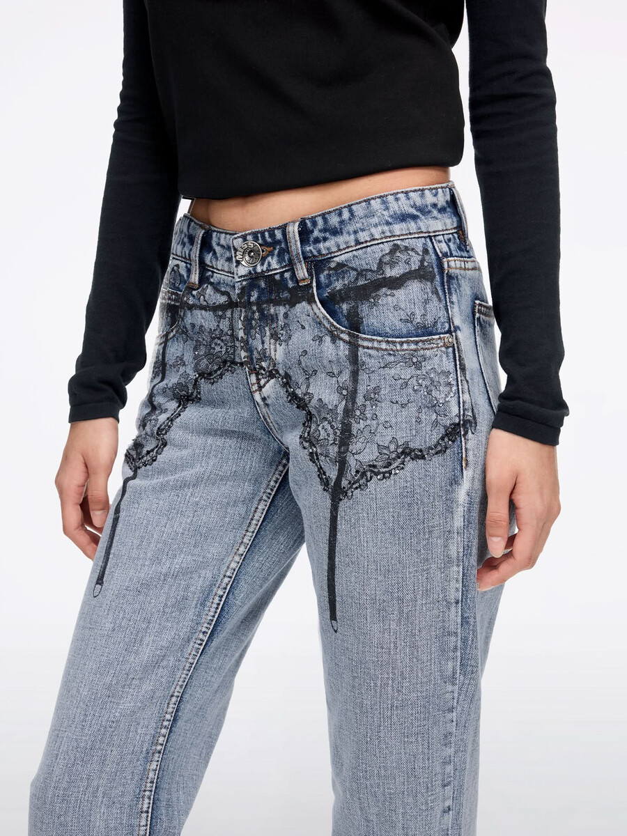 bedruckte jeans mit geradem bein