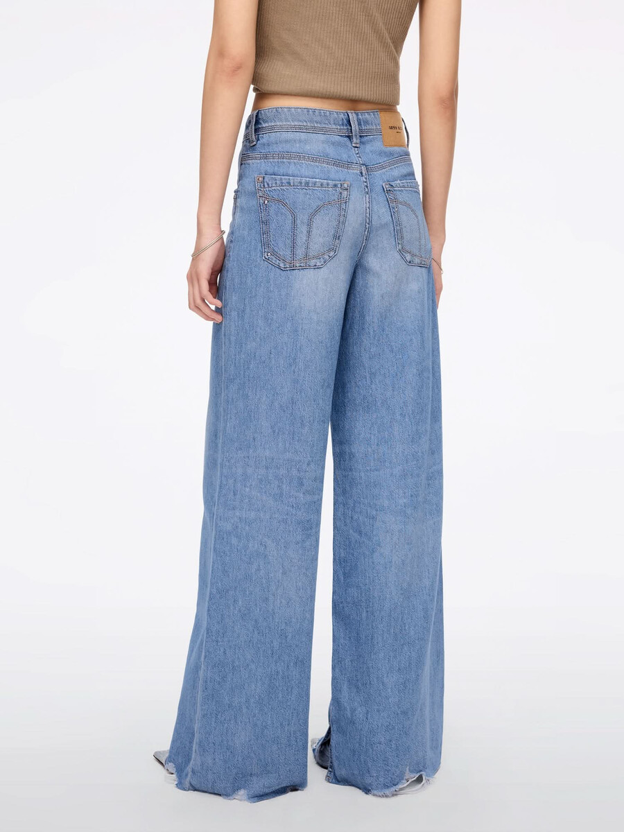 weit geschnittene jeans mit rissen