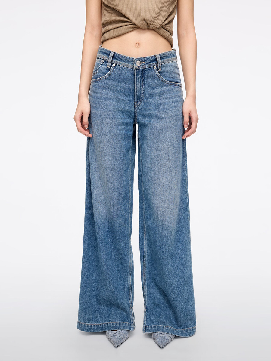 jeans mit schlitz und weitem bein