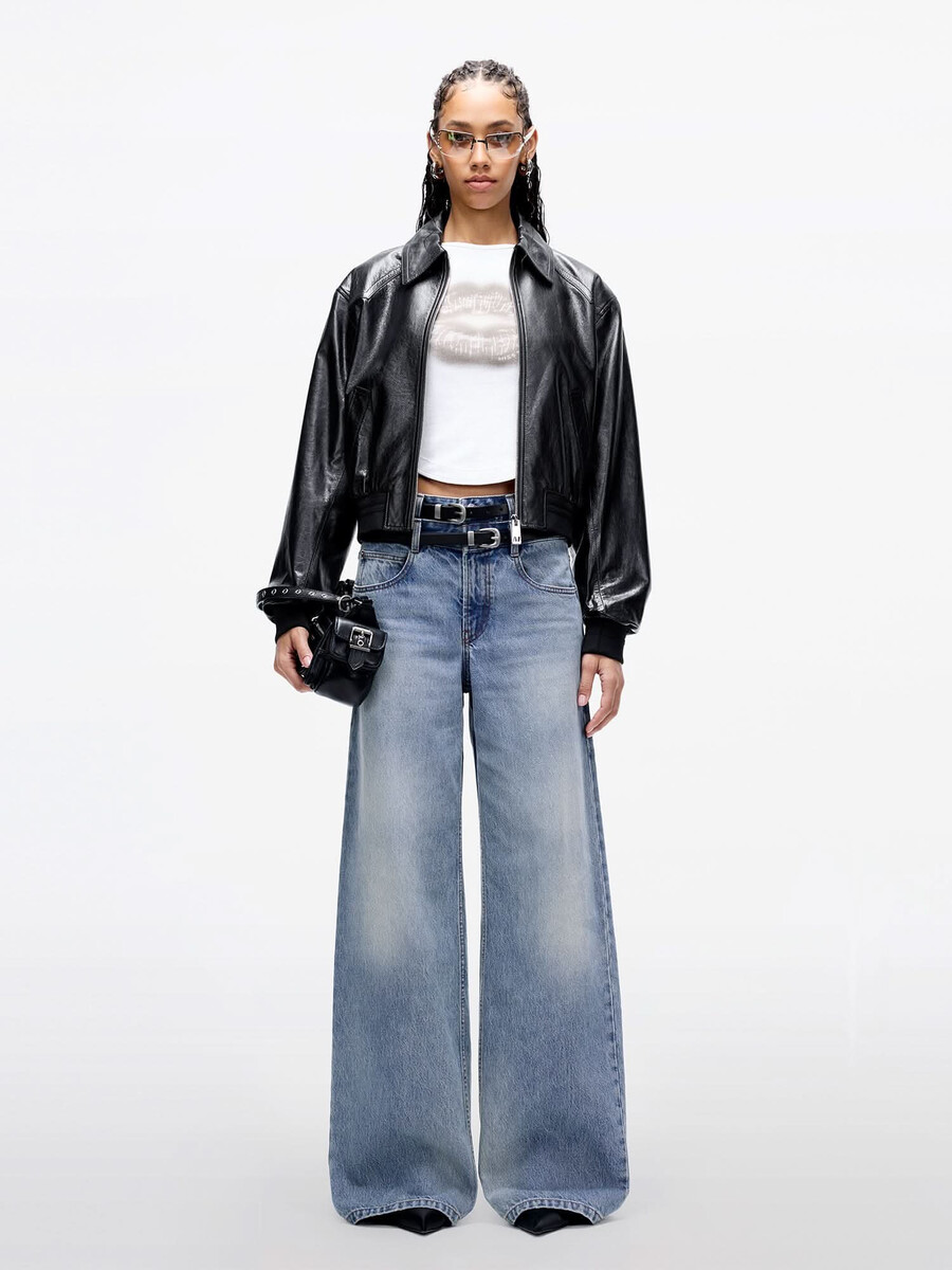 jeans mit doppeltem gürtel hohem bund und geradem bein