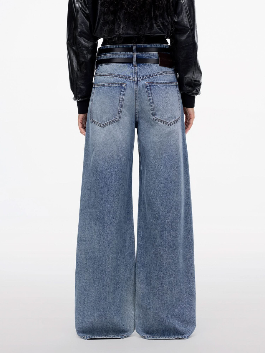 jeans mit doppeltem gürtel hohem bund und geradem bein