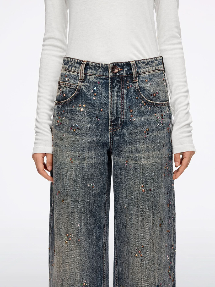 strassbesetzte jeans in lockerer passform