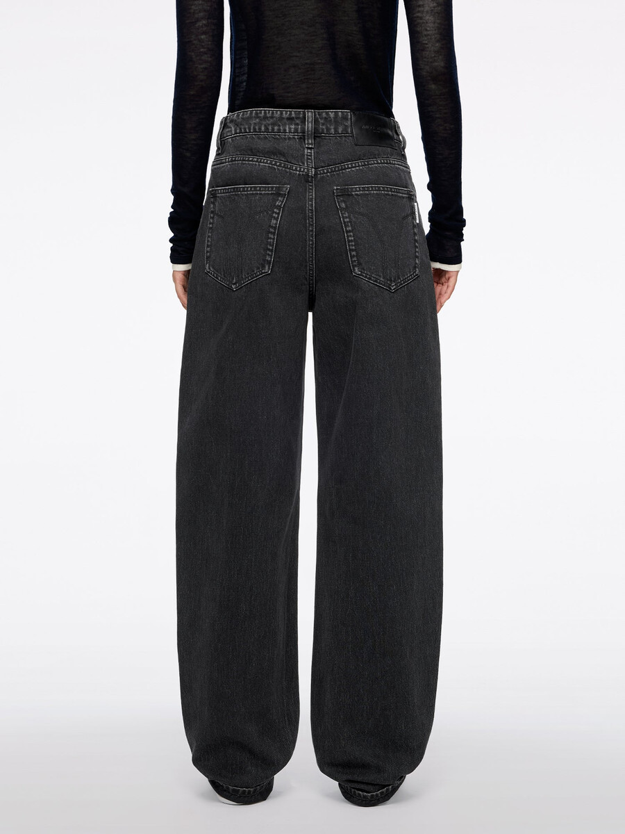 loose-fit jeans - elizabeth