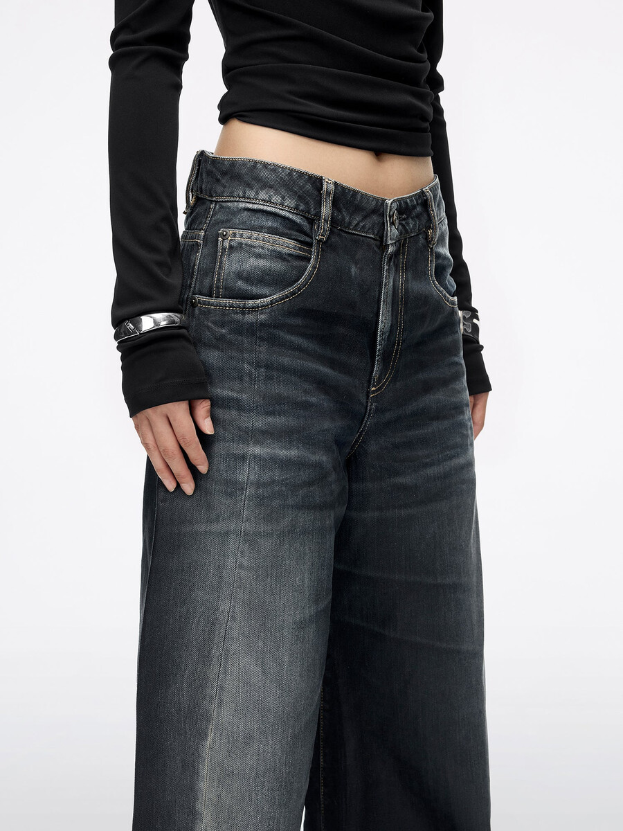 beschichtete jeans mit lockerer passform