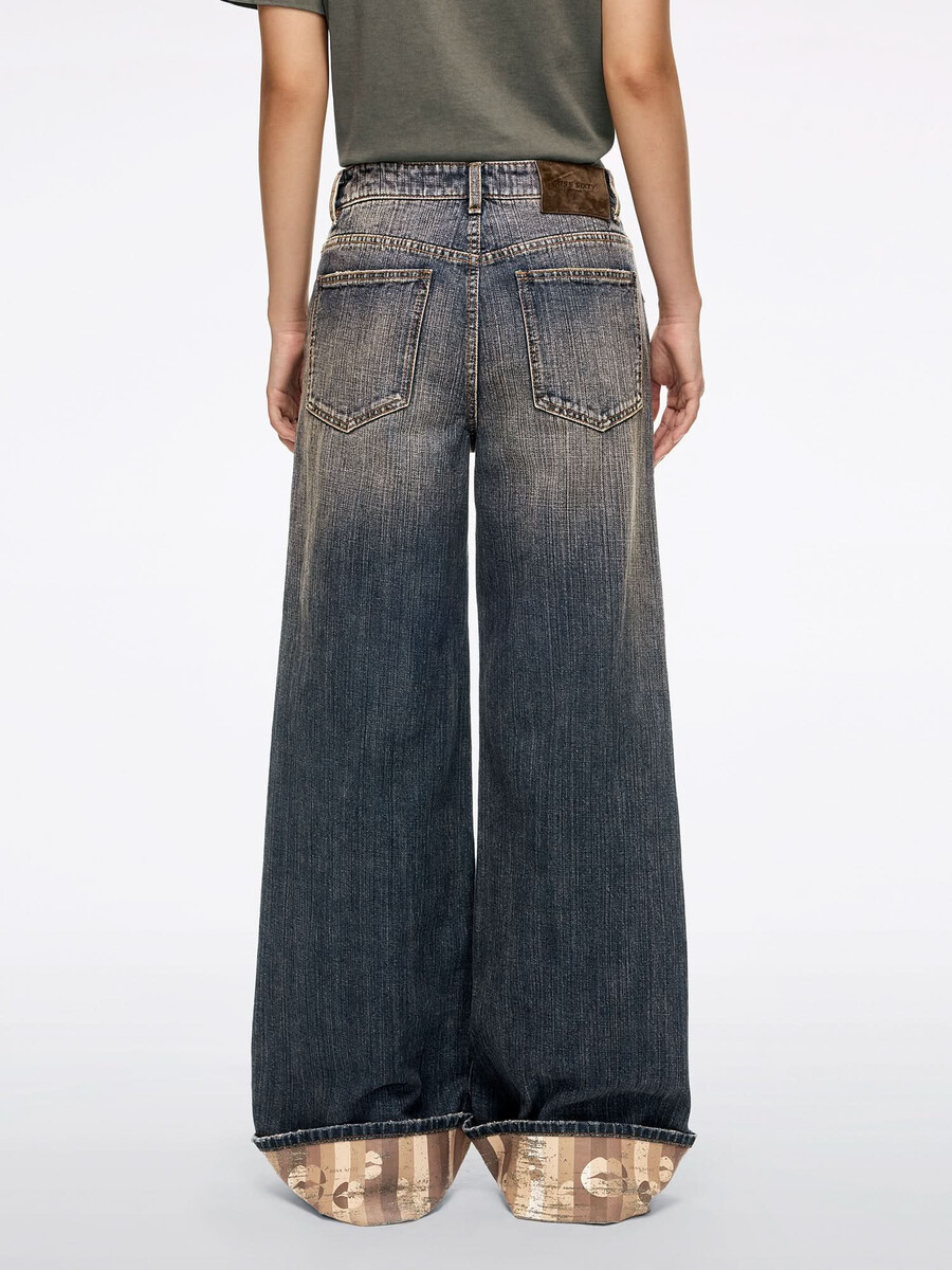 jeans mit geradem bein und umgeschlagenem saum