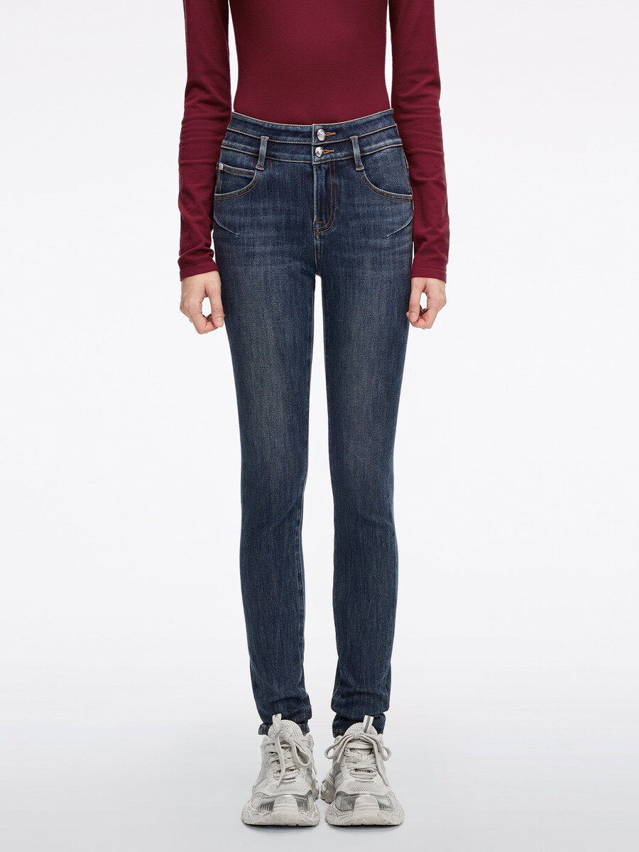slim-fit-jeans