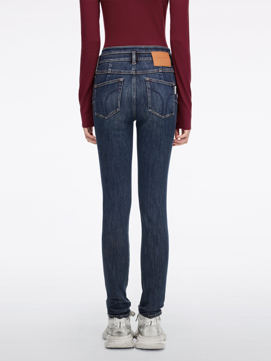slim-fit-jeans