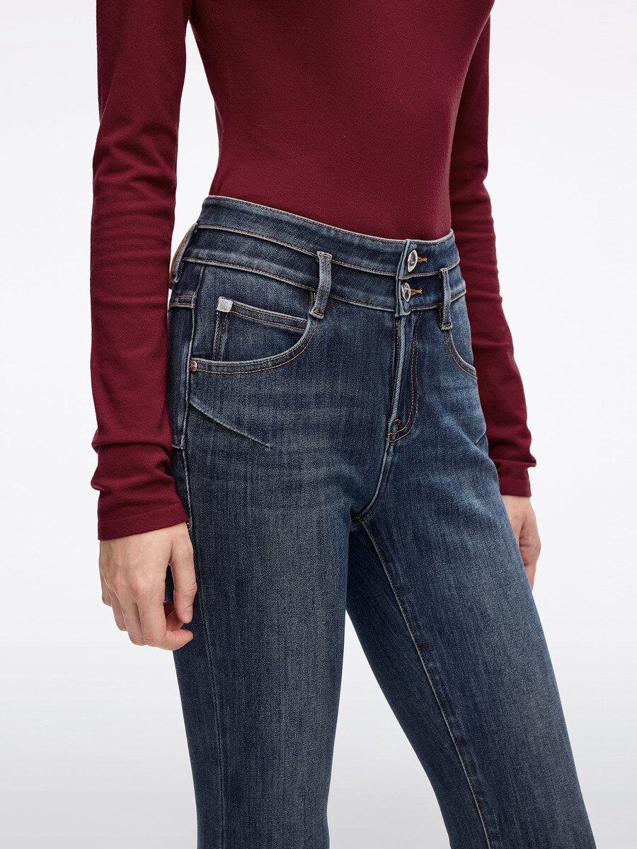 slim-fit-jeans