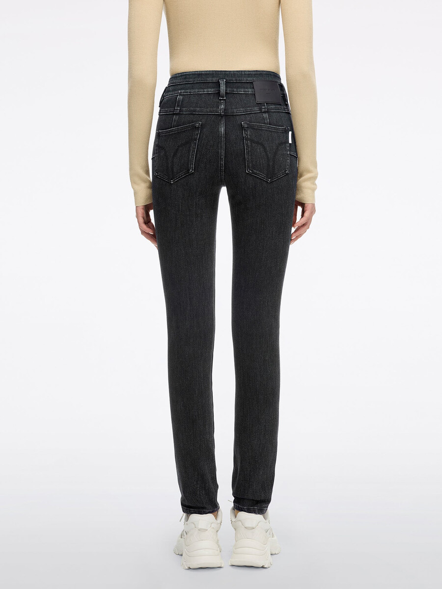 slim-fit-jeans