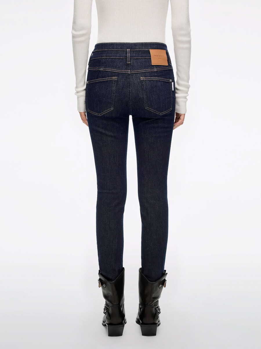 slim-fit-jeans