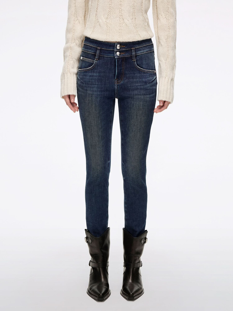 slim-fit-jeans
