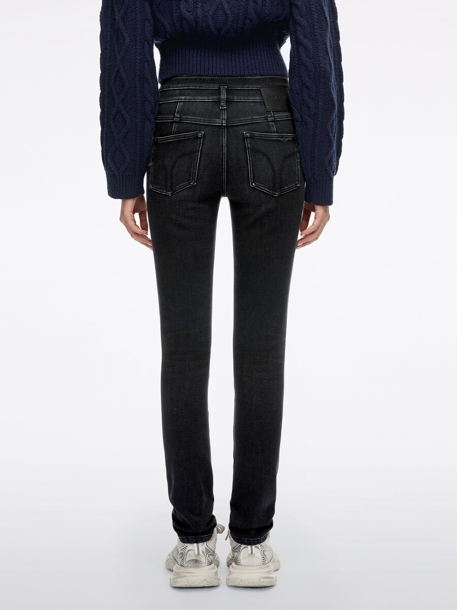 slim-fit-jeans