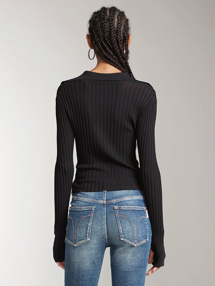 kurzes schmal geschnittenes stricktop mit reverskragen