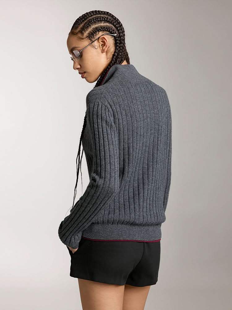 stricktop mit farbkontrasten
