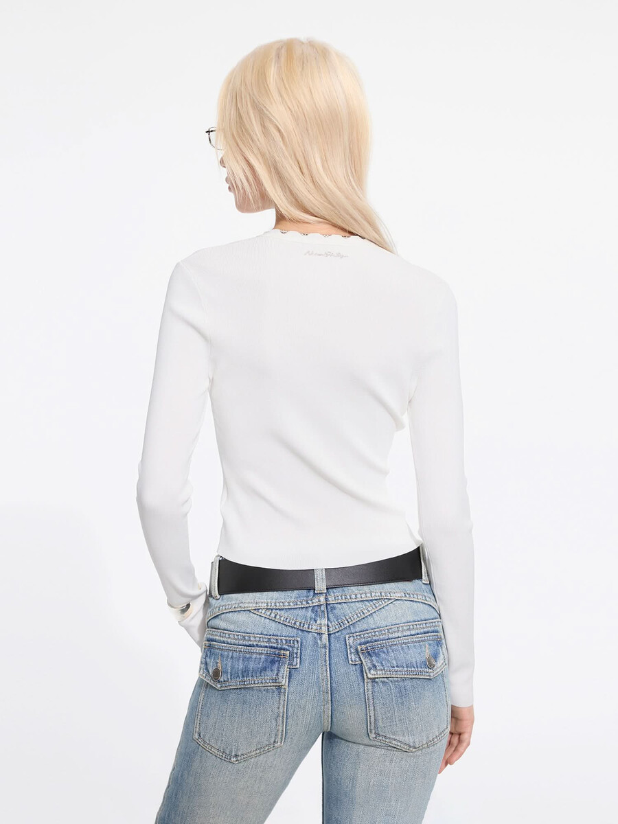 kurzes stricktop mit v-ausschnitt