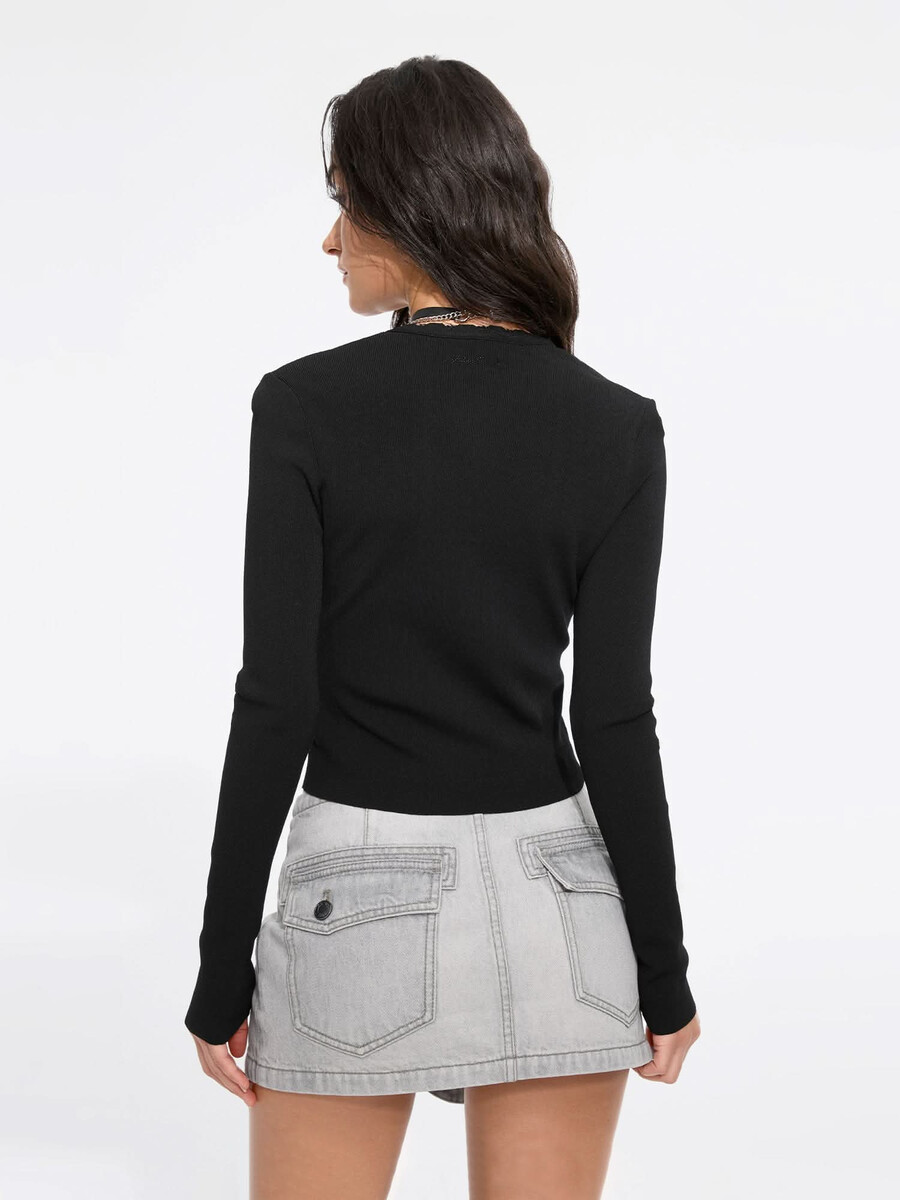 kurzes stricktop mit v-ausschnitt