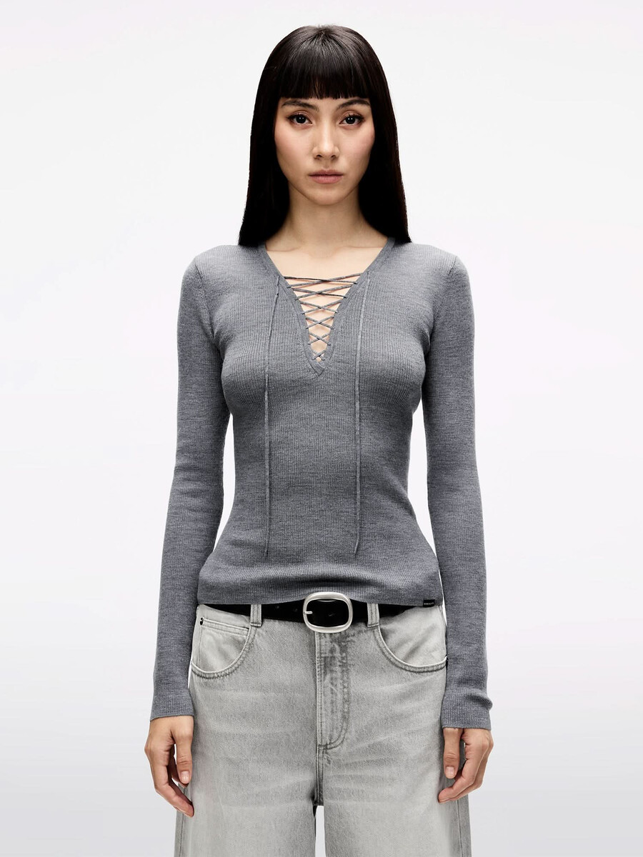 v-ausschnitt-pullover mit bindebändern