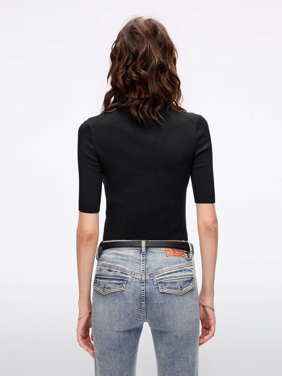 figurbetontes kurzes stricktop