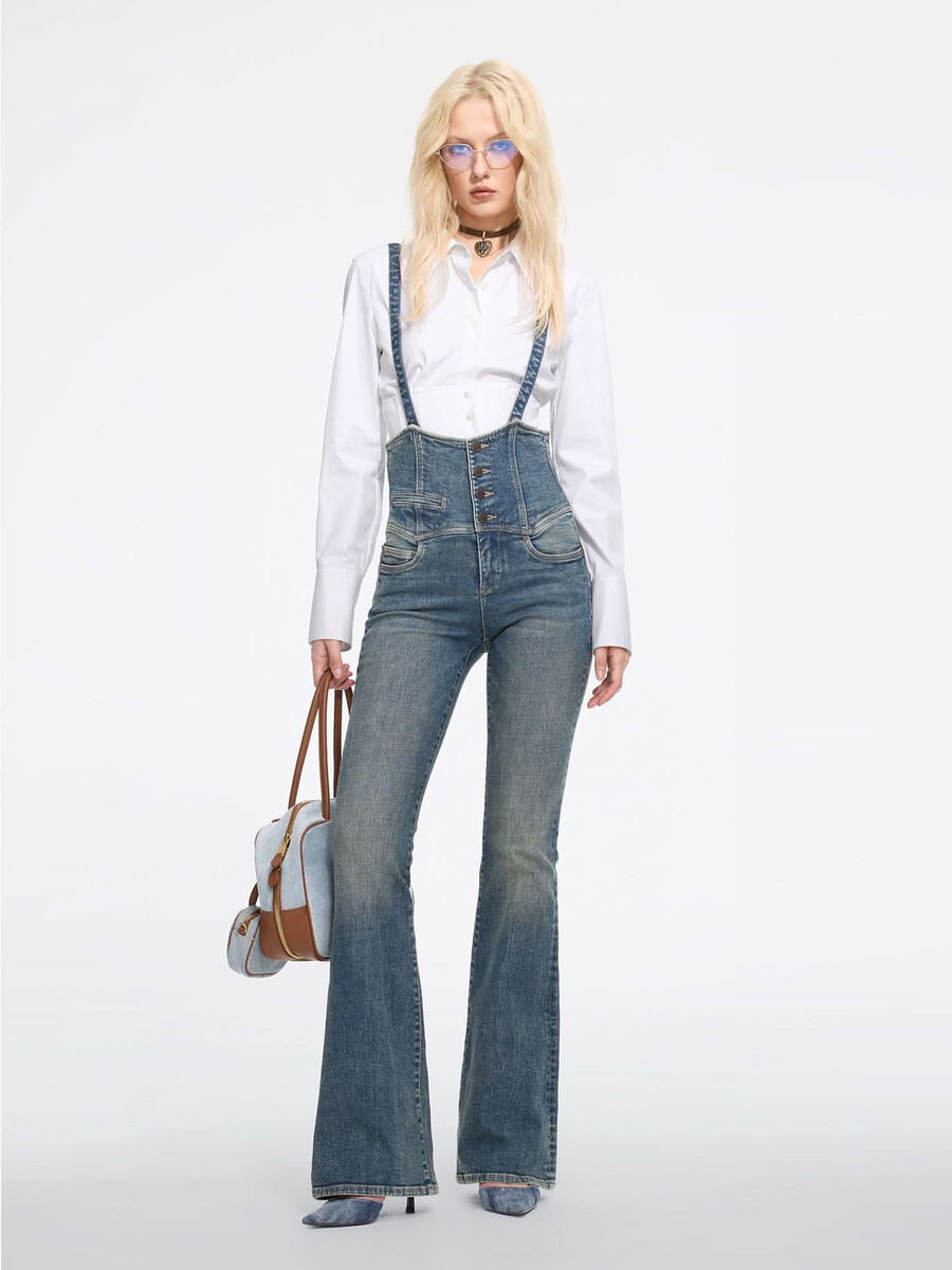hochtaillierter ausgestellter jeans-jumpsuit