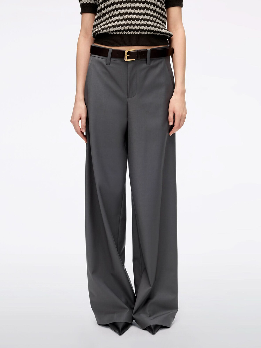 maßgeschneiderte hose mit gürtel