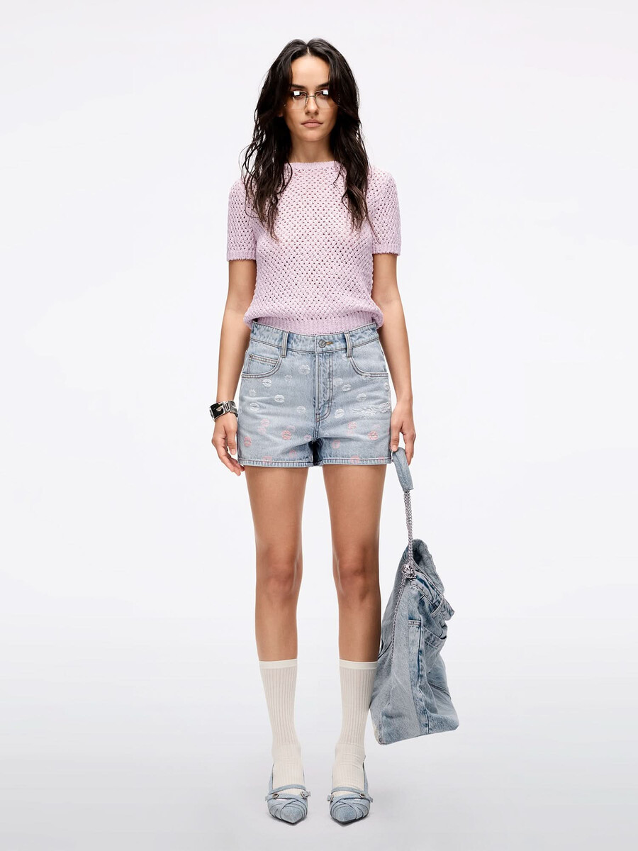 jeansshorts mit flügelverzierungen und perlen