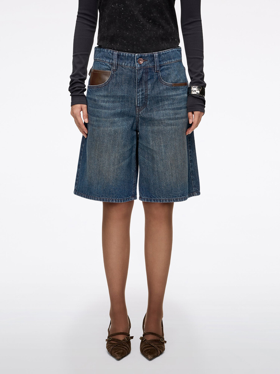 jeans-bermudashorts mit ledereinsatz
