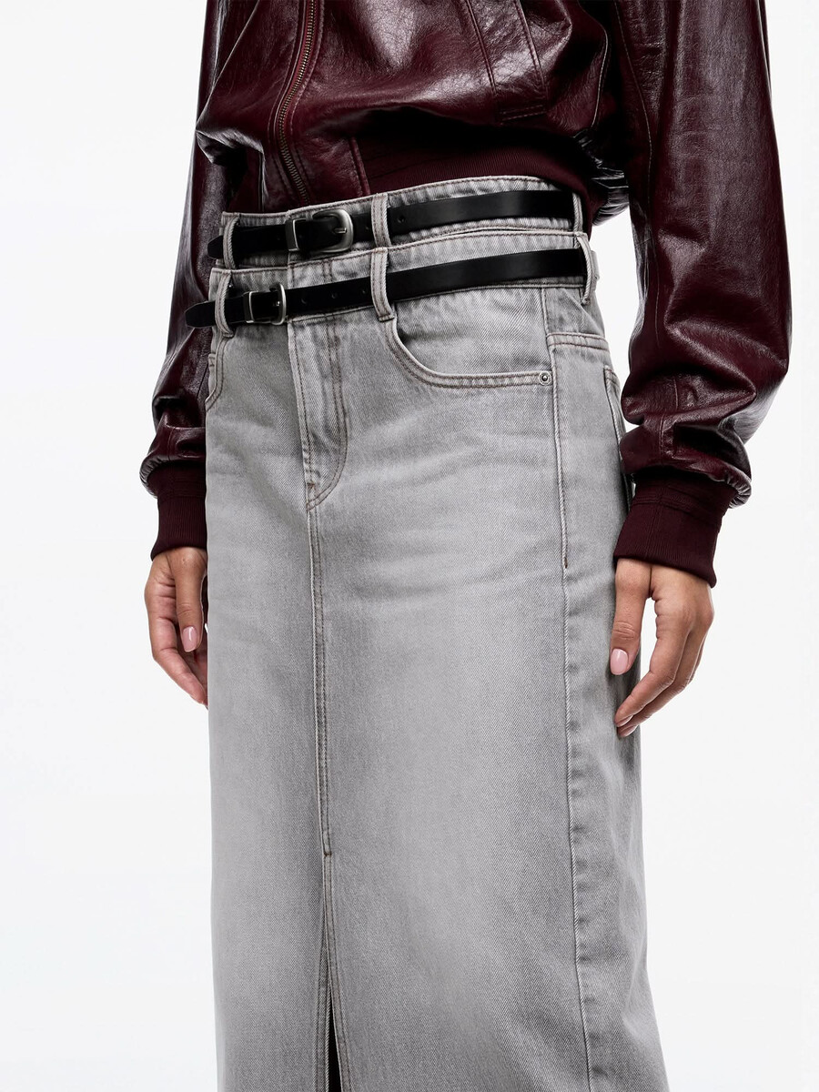 maxirock aus jeansstoff mit doppeltem gürtel und schlitz