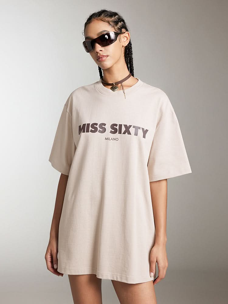 bedrucktes t-shirt mit rundhalsausschnitt