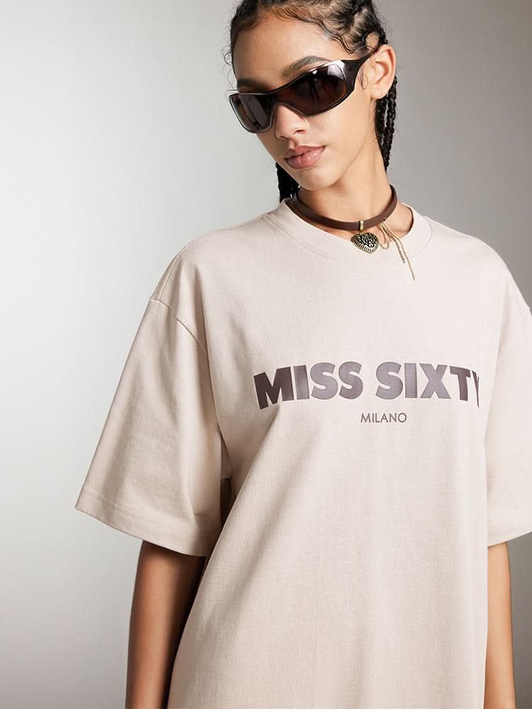 bedrucktes t-shirt mit rundhalsausschnitt