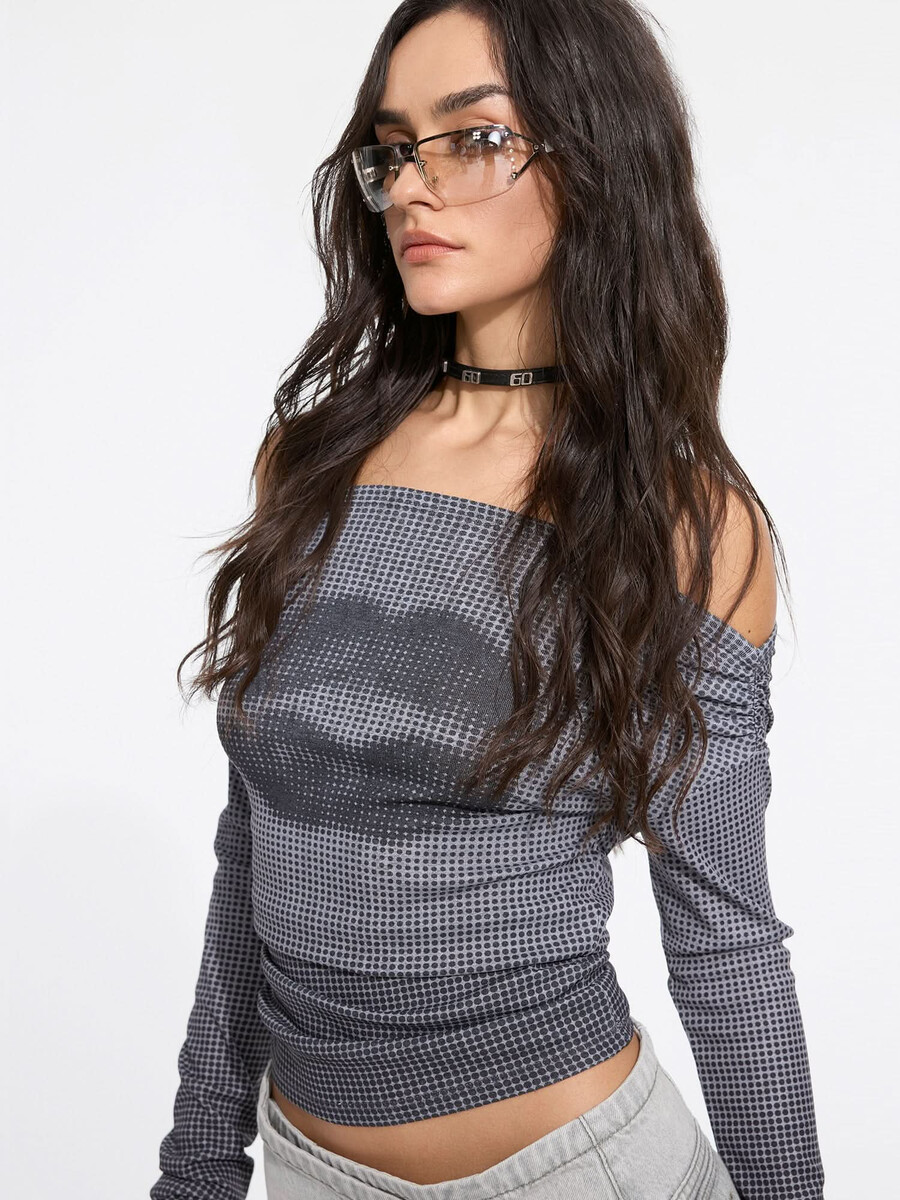 polka dot off-shoulder t-shirt