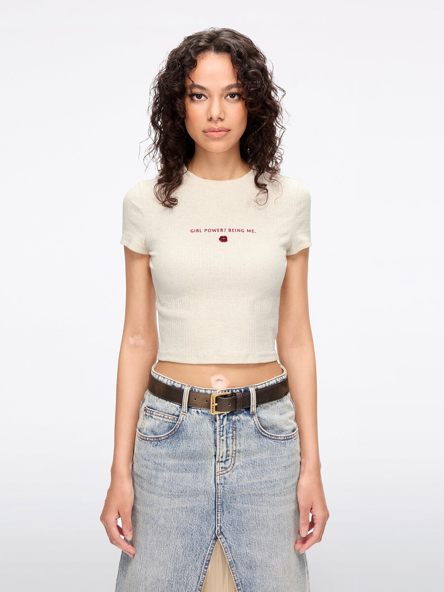 rundhals-t-shirt mit perlenbesatz